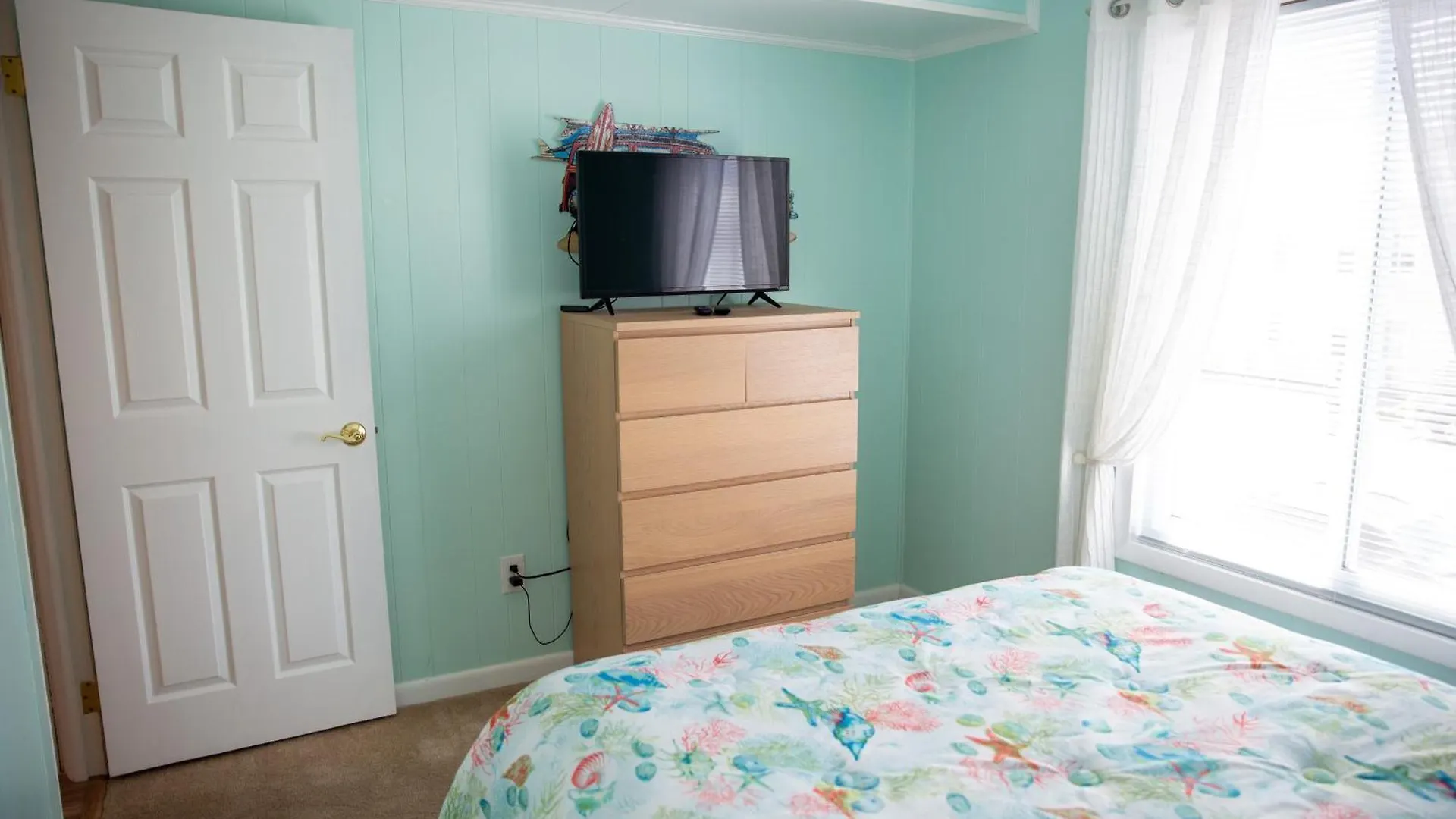 Waterfront 3-Bedroom, 2-Bathroom Home In North Ocean City Perfect For Families United States