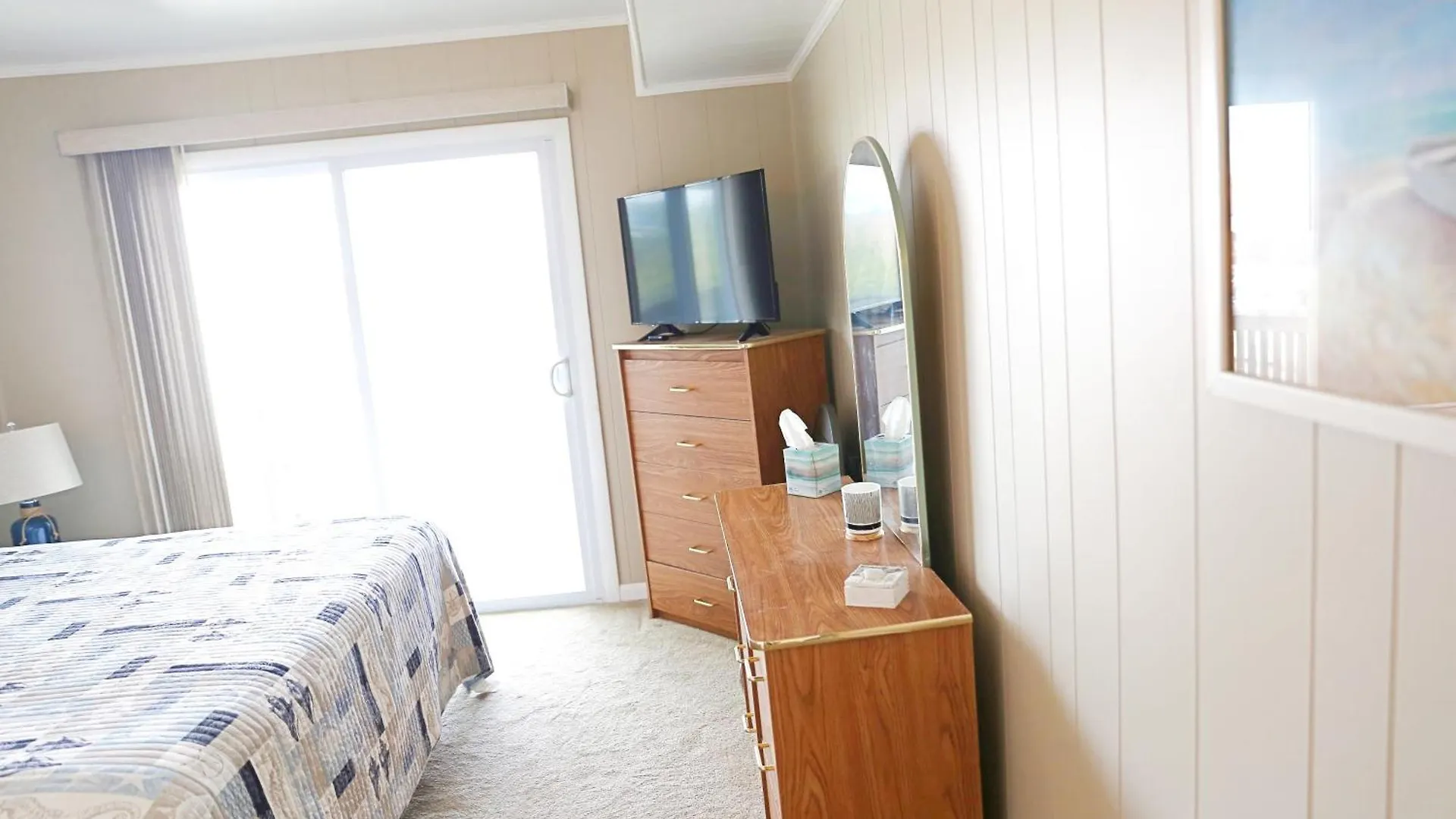 Waterfront 3-Bedroom, 2-Bathroom Home In North Ocean City Perfect For Families
